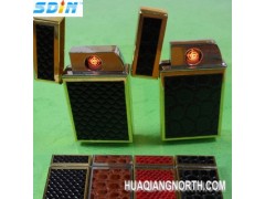 热销推荐金属翻盖环保电子点烟器蛇皮纹环保USB充电打火机图1
