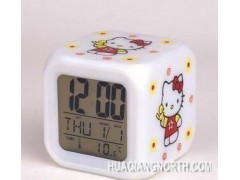 厂家直销Hello kitty电子闹钟万年历七彩闹钟七彩钟KT猫K9变色钟图1