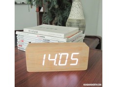 13时尚创意简约声控LED闹钟电子木时钟可爱静音木质座钟 厂家直销图1