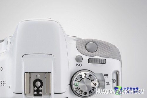 搭配40mm饼干镜头 白色款EOS 100D正式发布