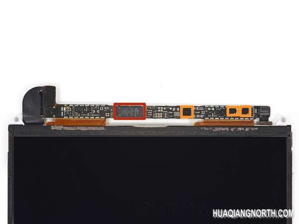 红色方框内是Parade DP675驱动,与iPad Air中的DP655很相似,橙色可能是液晶屏电源集成电路,德州仪器的TPS65143A和TPS65195。