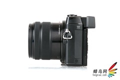 机身两侧