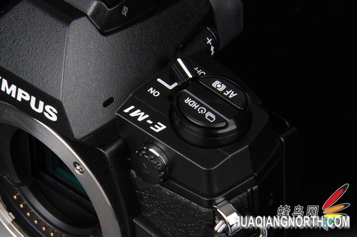 E-M1左肩细节图