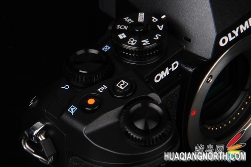 E-M1右肩细节图