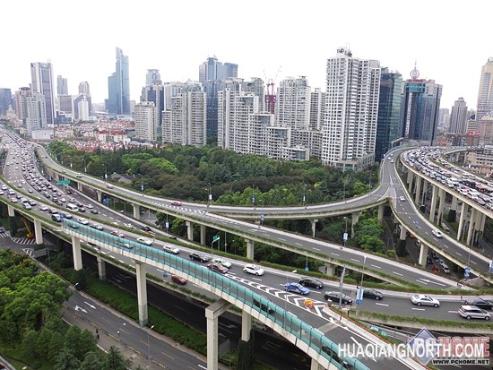 捕捉城市脉动 明基GH680F长焦相机体验