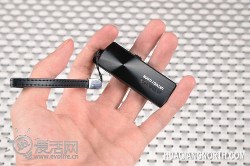 黑色极速漩涡 试用威刚UE700 128GB版USB3.0 U盘