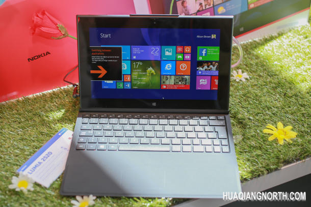 Lumia 2520对比Surface 2：除了系统都很出色