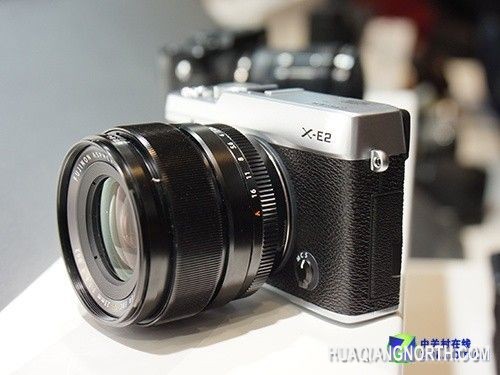 富士X-E2有黑色和银色版可供选择