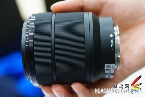索尼FE 28-70mm F3.5-5.6 OSS实物图