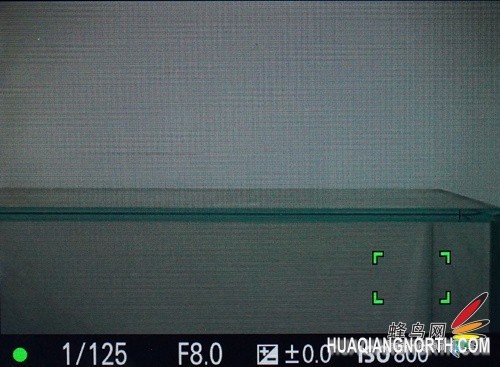 索尼α7R功能菜单简介——支持25点对比度检测AF系统，对焦点几乎覆盖整个取景范围